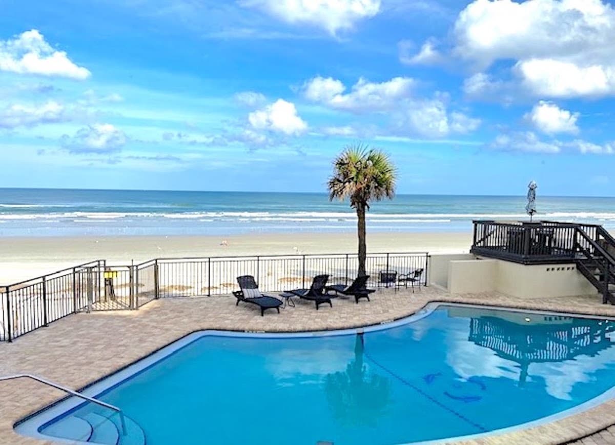 Organic Beach Retreat, Resort in Daytona Beach