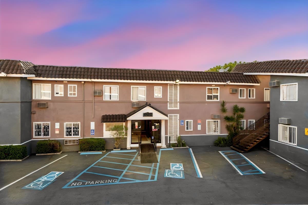 Encore Inn, Motel in Lennox