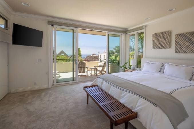 Ocean View Del Mar Beach Home w/ Jacuzzi!, Hotel in Del Mar