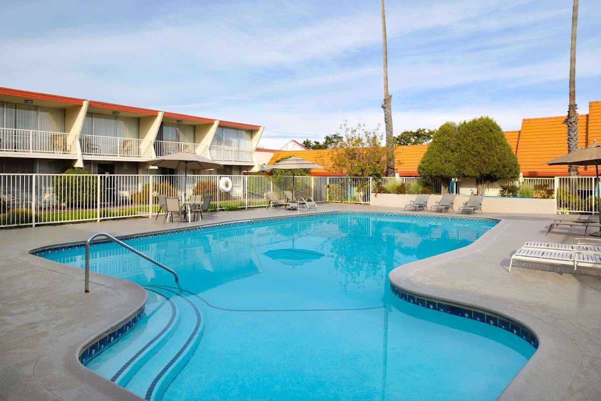 Travelodge by Wyndham Monterey Bay, Hotel in Seaside