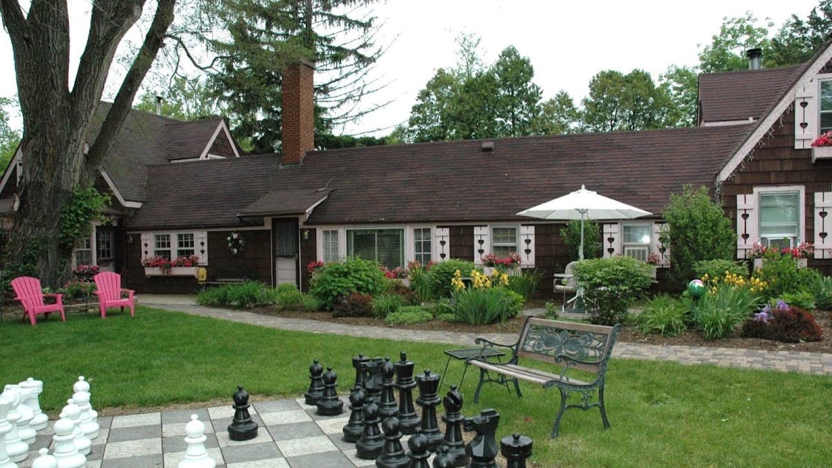Lazy Cloud Bed and Breakfast, Bed & Breakfast in Williams Bay