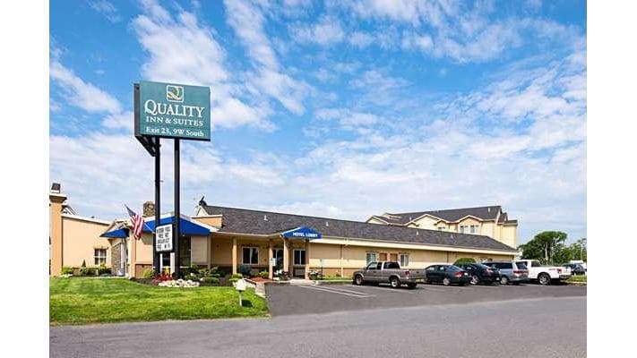 Quality Inn & Suites Glenmont - Albany South, Hotel in Rensselaer