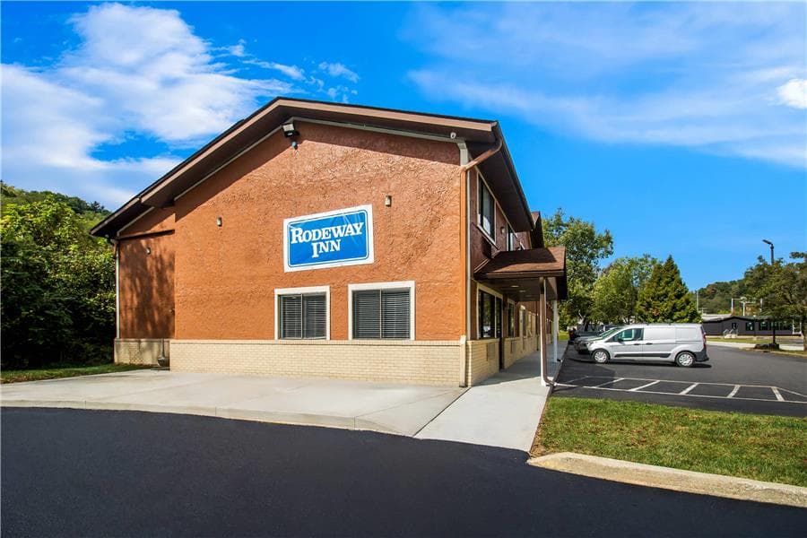 Rodeway Inn Delmont, Hotel in Delmont