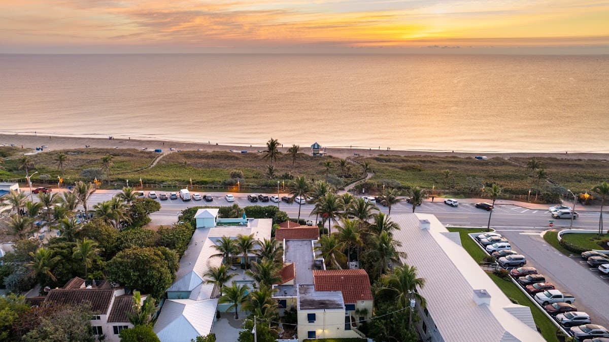 Coral Cove Boutique Beachfront Villas, Hotel in Delray Beach