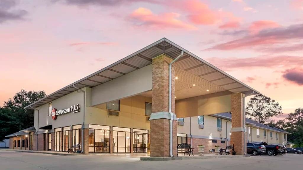 Best Western Plus Two Rivers Hotel & Suites, Hotel in Demopolis
