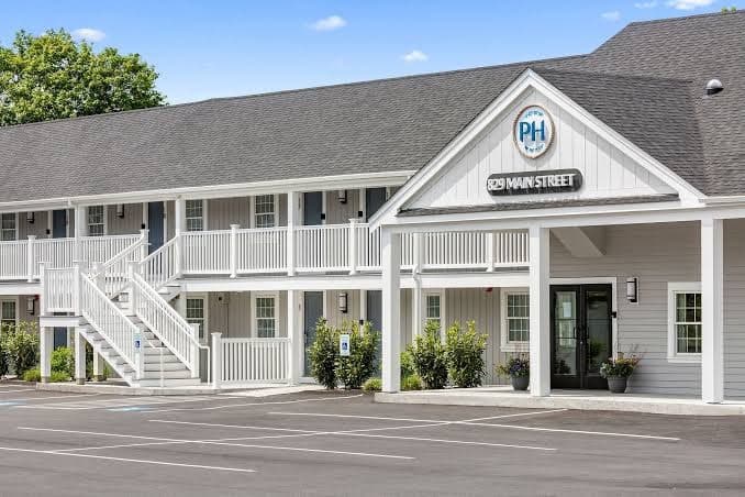 Love Farms Lodge, Hotel in West Dennis