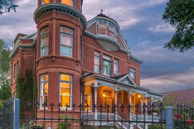 The Lumber Baron Inn & Gardens, Bed & Breakfast in Denver