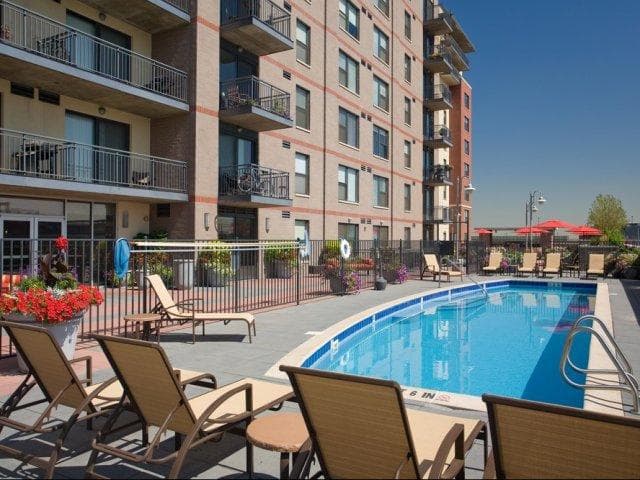 Blu Corporate Housing, Aparthotel in Holly Hills
