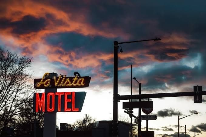 Cactus Bloom Retreat - La Vista Motel - 206, Motel in Denver