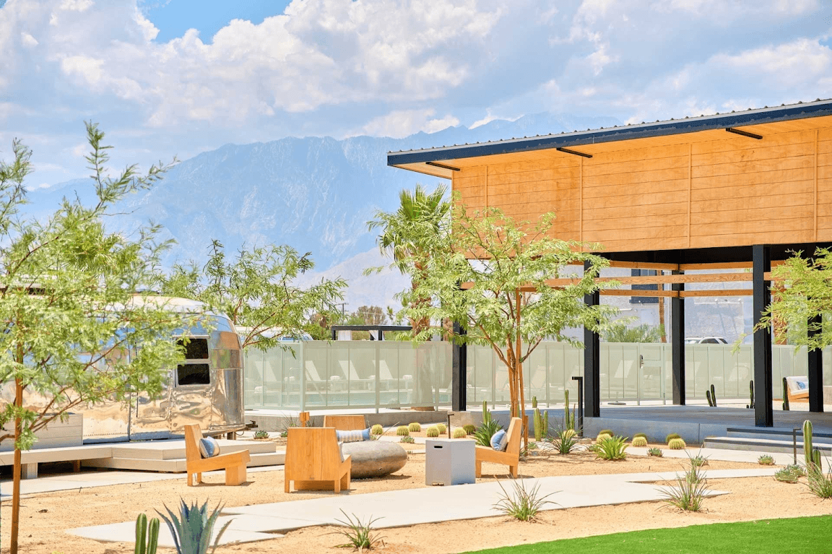 Acres Landing, Hotel in Desert Hot Springs