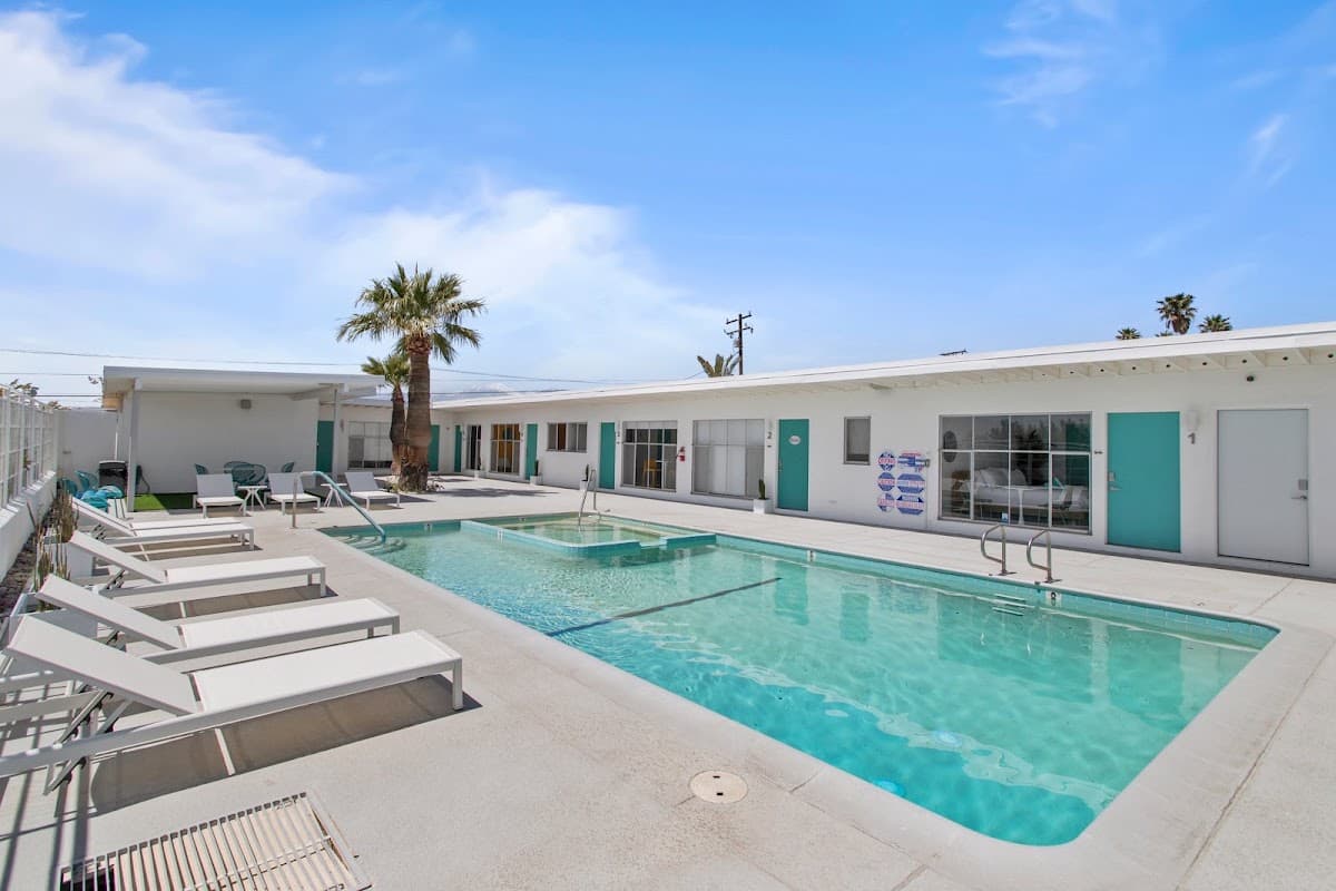 Sagewater Springs, Hotel in Desert Hot Springs