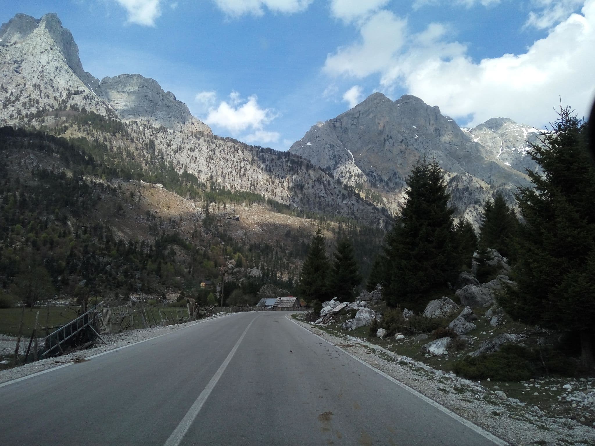 Street view near Bujtinat e Luginës Valbonë, Bajram Curri