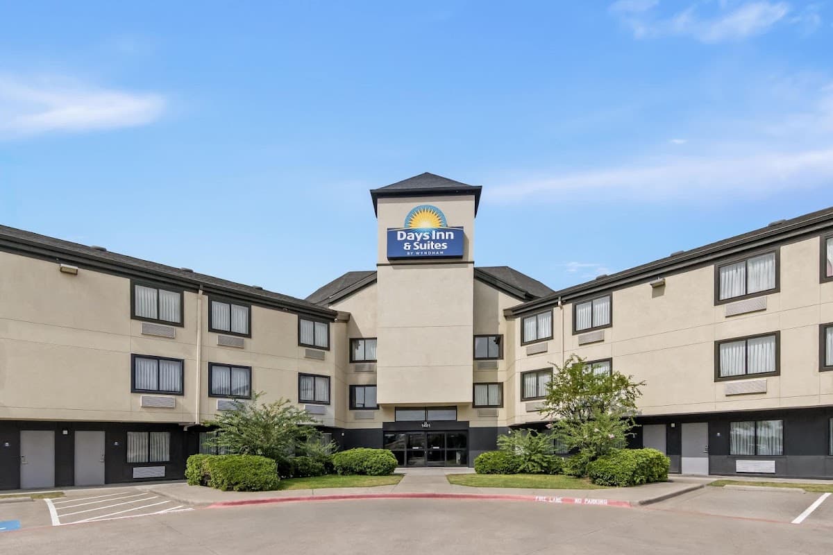 Days Inn & Suites by Wyndham DeSoto, Hotel in DeSoto