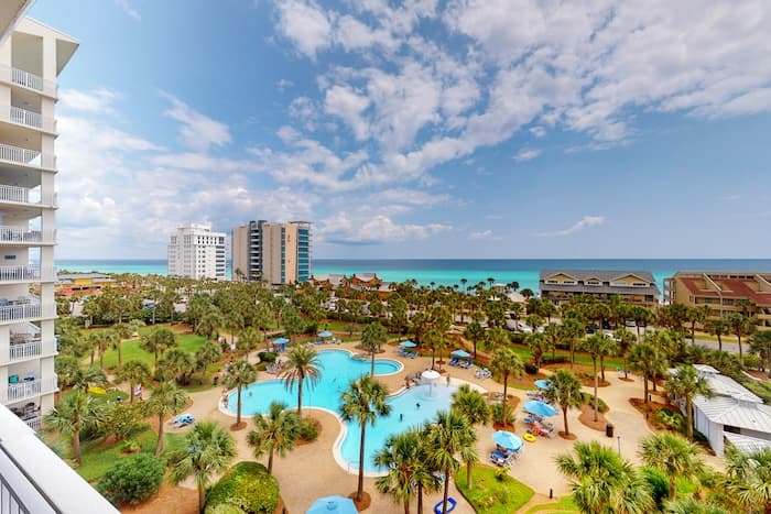 Sterling Shores Beach Resort - Destin Vacation Rentals by Avari, Resort in Destin