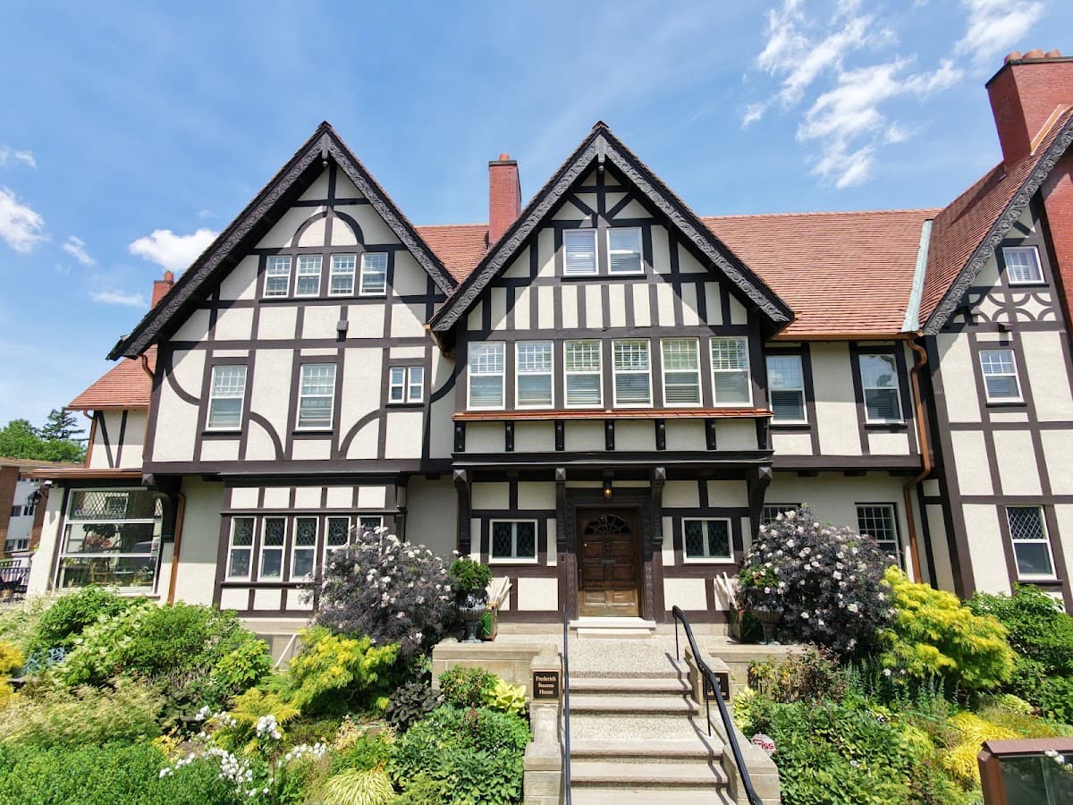 Frederick Stearns House, Bed & Breakfast in Detroit