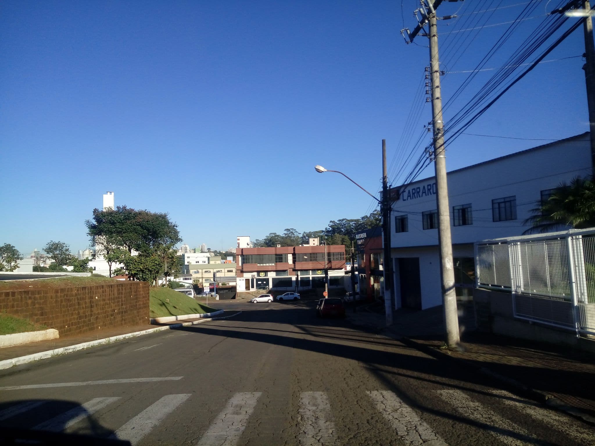 Street view near Hotel Carraro, Chapecó — © dclarks (CC BY-SA · Mapillary)