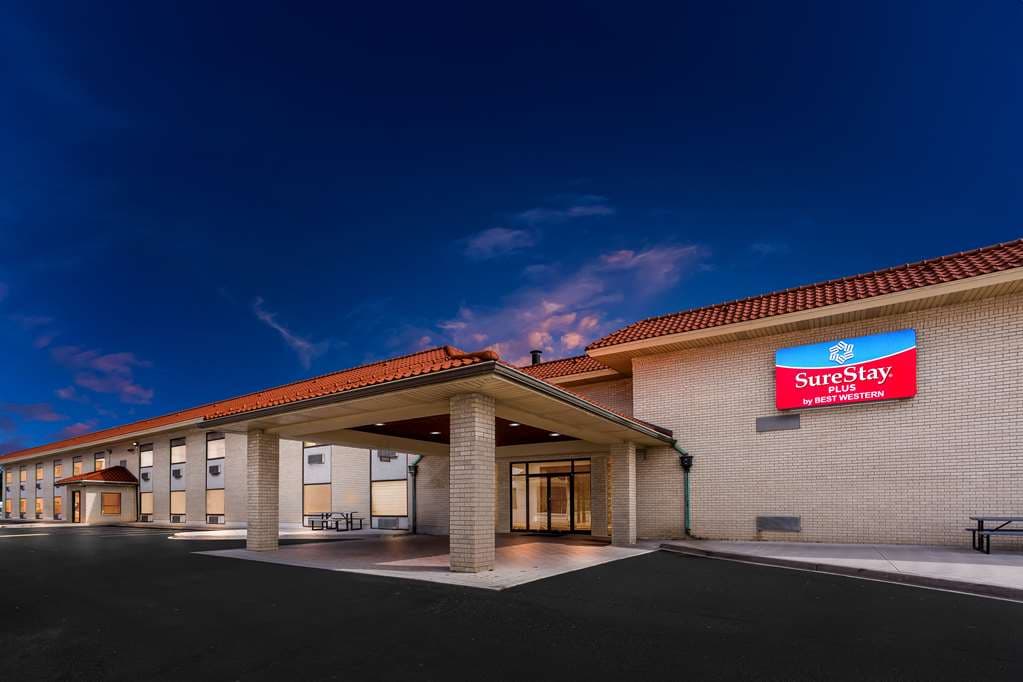 SureStay Plus by Best Western Windsor, Hotel in Detroit