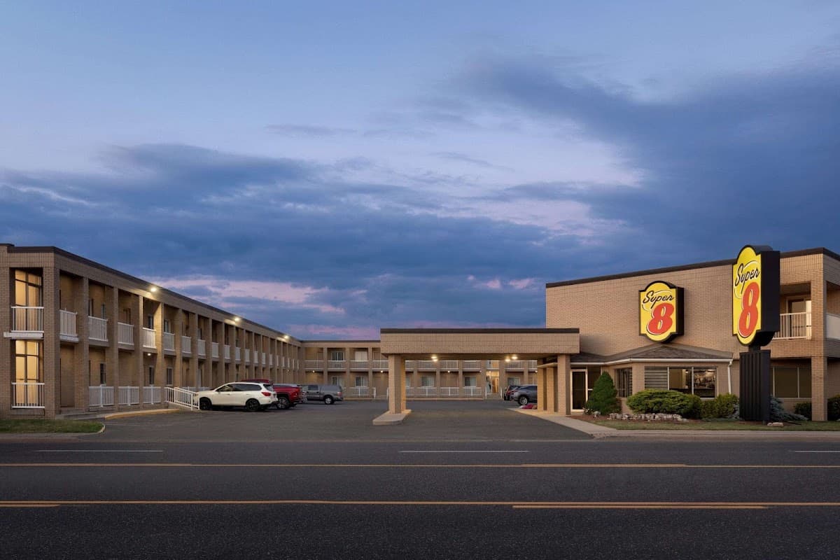 Super 8 by Wyndham Windsor/Dougall, Hotel in Detroit