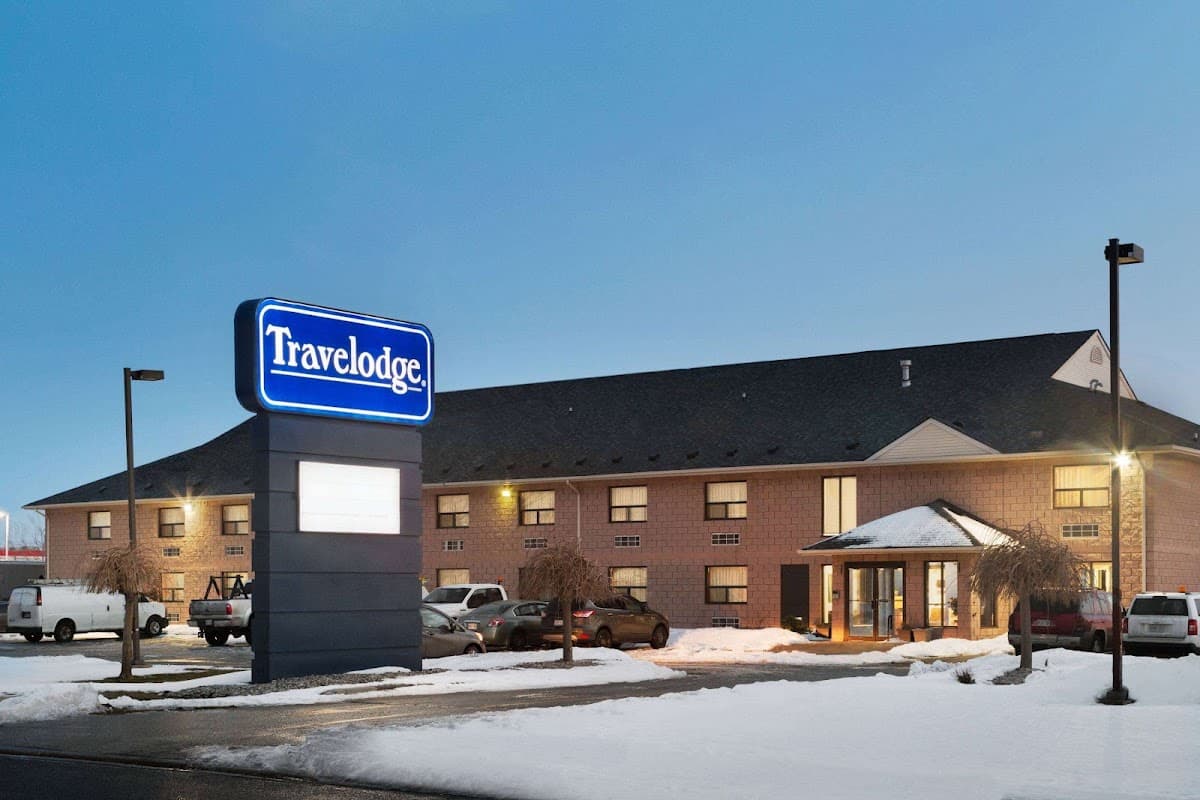 Travelodge by Wyndham Windsor, Hotel in Detroit