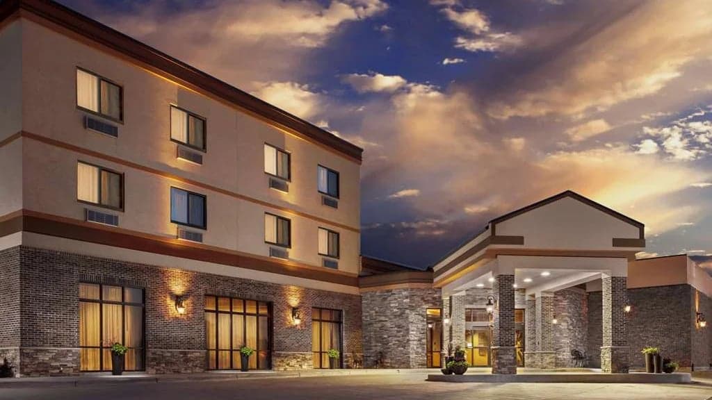 Roosevelt Grand Dakota, SureStay Collection by Best Western, Hotel in Dickinson