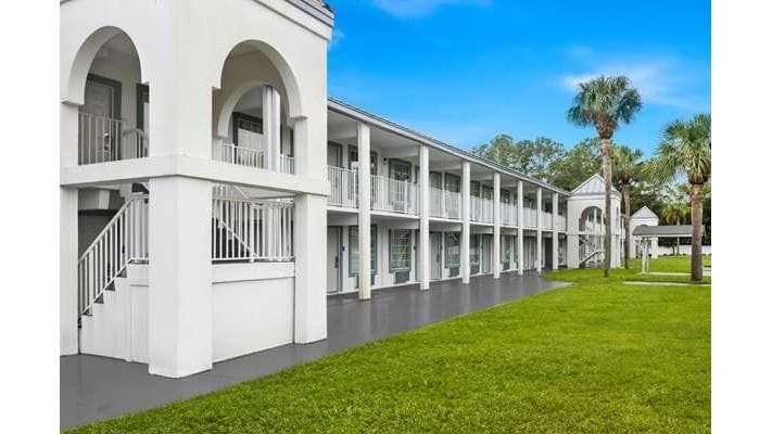 Suburban Studios Brunswick of I-95, Aparthotel in Dock Junction