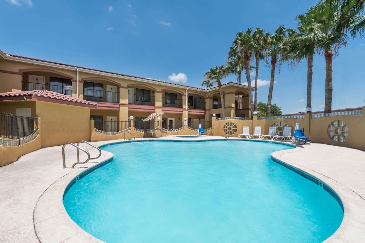 Super 8 by Wyndham Weslaco, Hotel in Weslaco