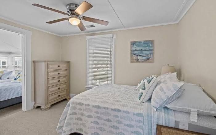 Normandy Beach Getaway! Spacious 2-Family Home. Perfect for Families & Friends, Hotel in Dover Beaches North