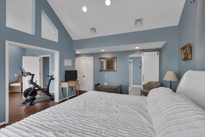 Luxurious & Spacious Beachfront Home - Booking Sept. 18 2023 through Summer 2024, Hotel in Dover Beaches North