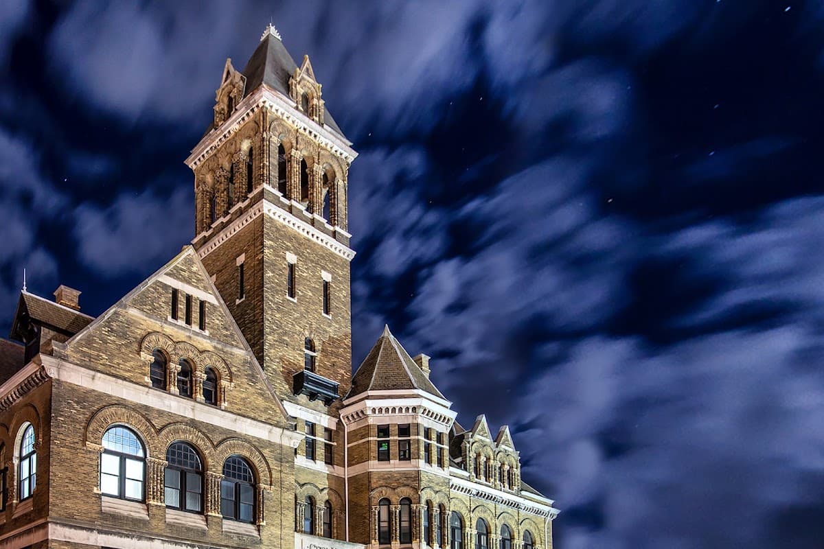 City Hall Grand Hotel, Hotel in Williamsport