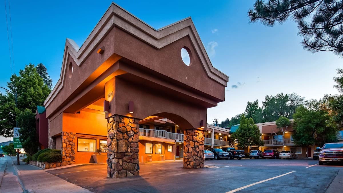 Mountain Shadows Inn & Suites, Hotel in Durango