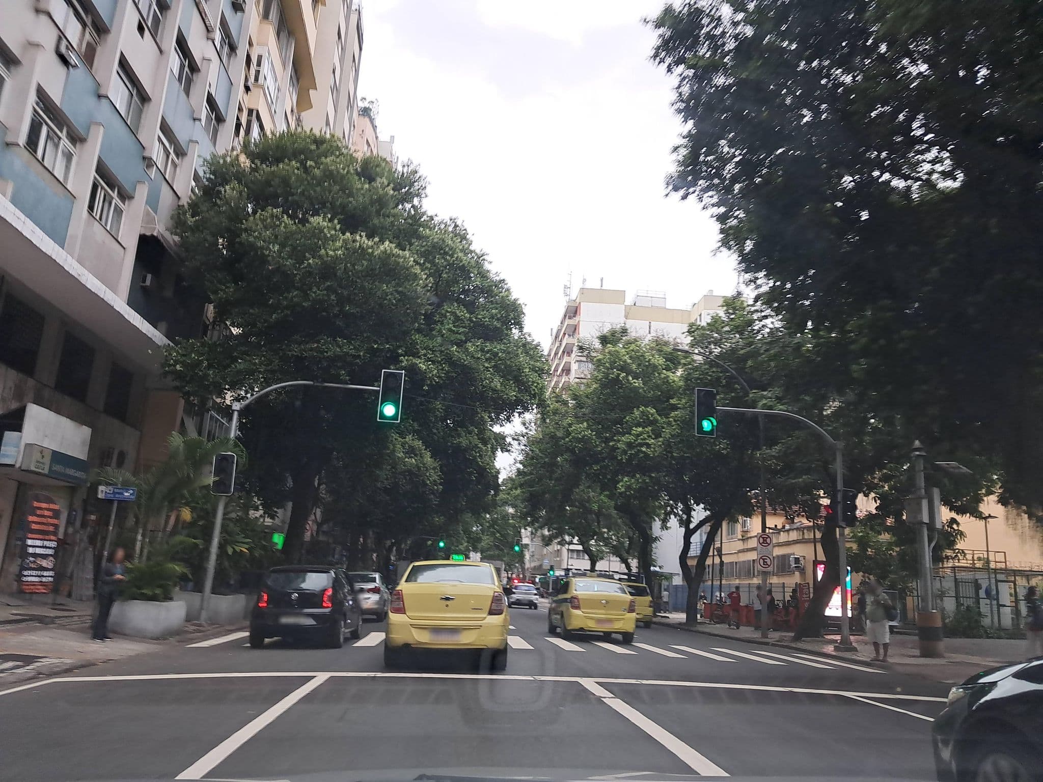 Street view near Hotel Best Western Plus Copacabana Design Hotel, Copacabana — © enzostana (CC BY-SA · Mapillary)