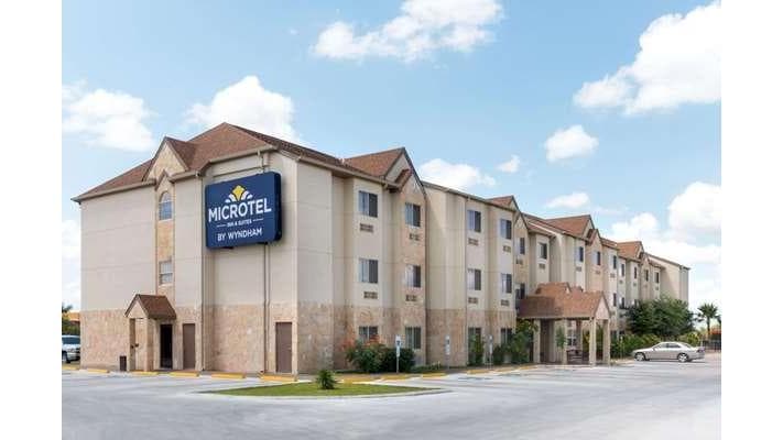 Microtel Inn & Suites by Wyndham Eagle Pass, Hotel in Las Quintas Fronterizas Colonia