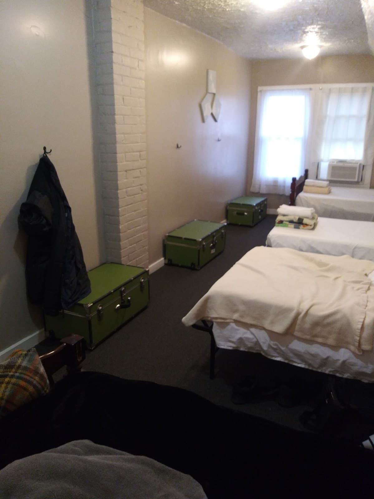 R&R Hostel Cleveland, Hostel in Bratenahl