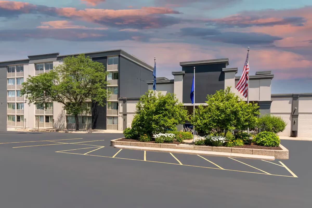 The Center Hotel Grand Rapids Airport, Hotel in East Grand Rapids