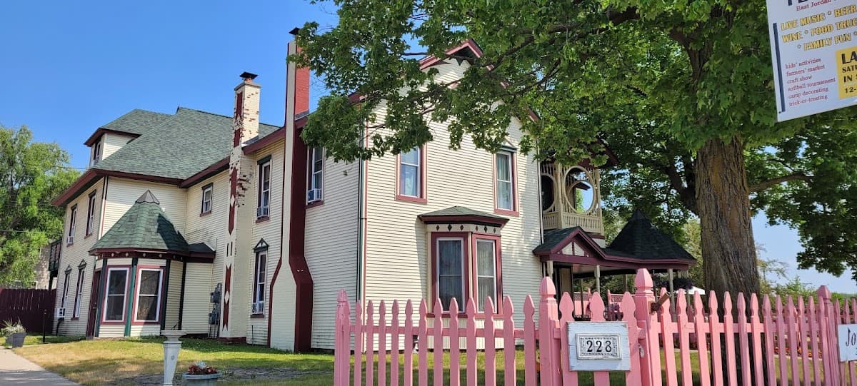 The Jordan Inn - Food, Wine, Spirits & Lodging, Bed & Breakfast in East Jordan