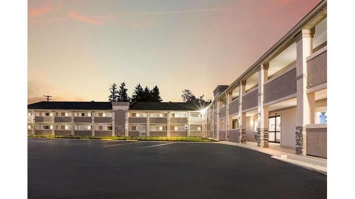 Clarion Pointe East Lansing University Area, Hotel in Okemos