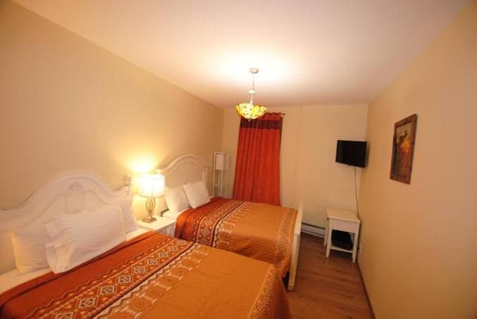 Penn Station Room Motel Casa - Family Double Room, Motel in Newark
