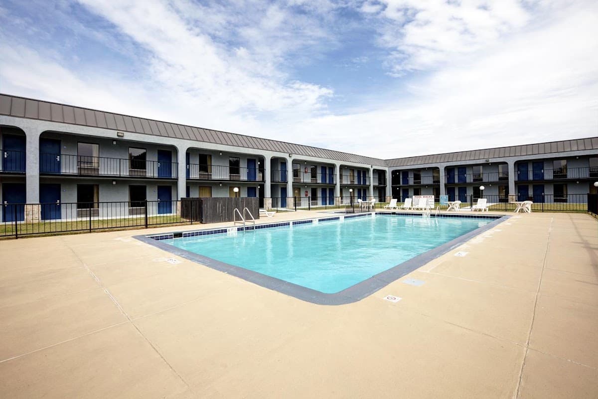ABVI, Hotel in East Newnan