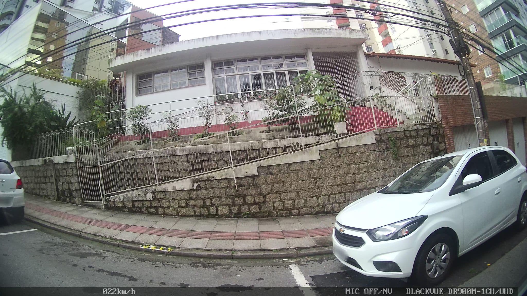 Street view near Lindacap Flat Residence, Florianópolis — © kaart5 (CC BY-SA · Mapillary)
