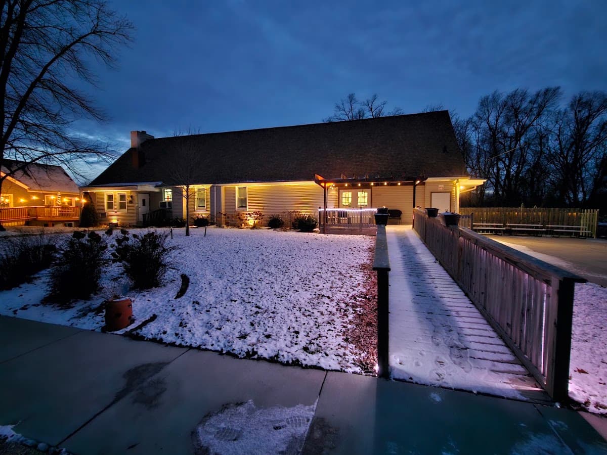 Medley Manor Hotel, Hotel in East Peoria