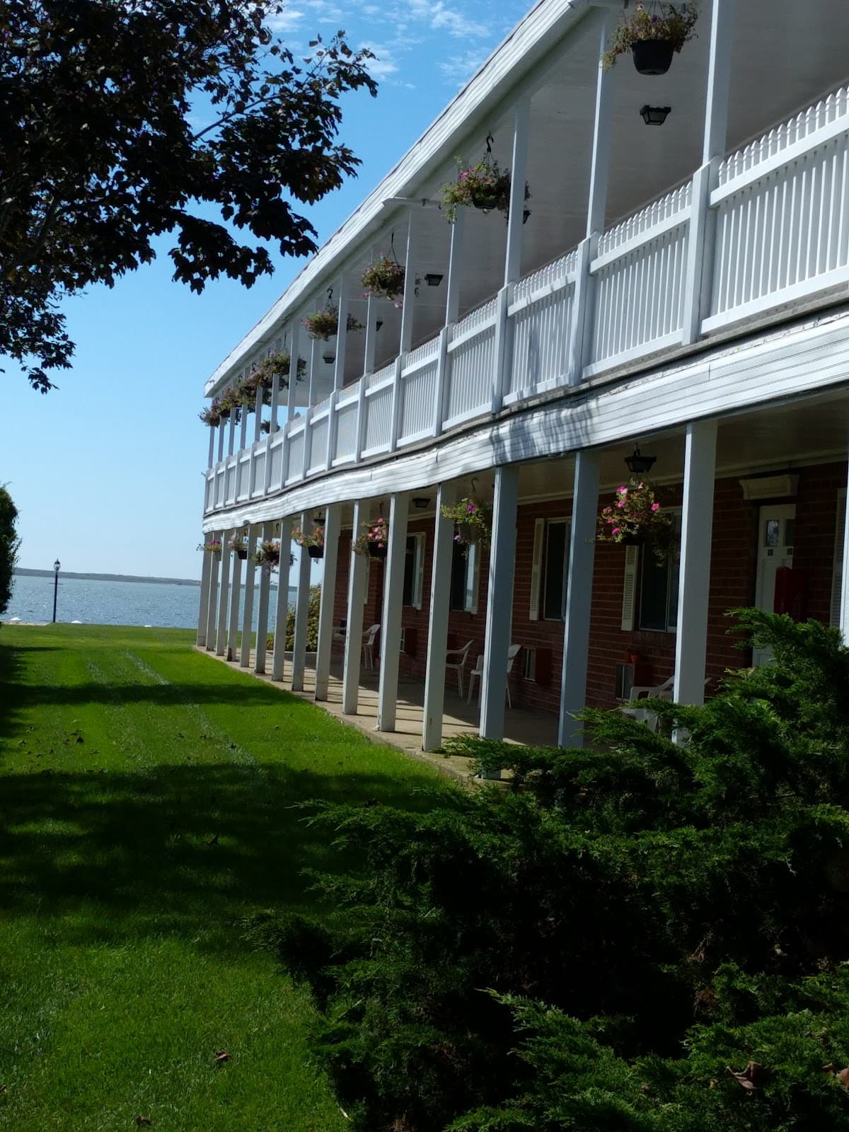 Arlington Shores, Resort in Hampton Bays