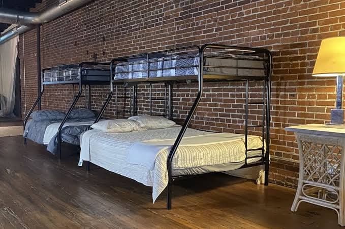Warehouse Hotel - Retreats Groups St Louis Event Space Sleeps Up to 80, Hotel in St. Louis