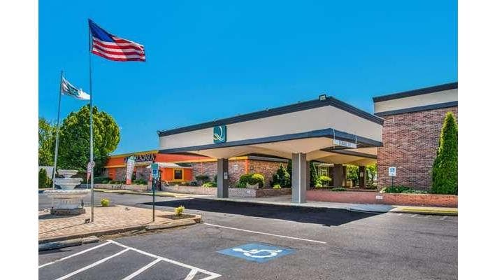 Quality Inn & Suites York East, Hotel in East York