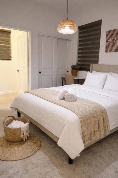 85 hotel - Double Room with Private Bathroom, Hotel in Eastvale