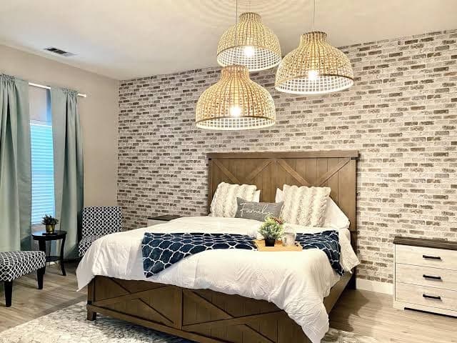 Serene 4-bedroom house in Gladiola Fully furnished best for Long stay, Hotel in Eastvale