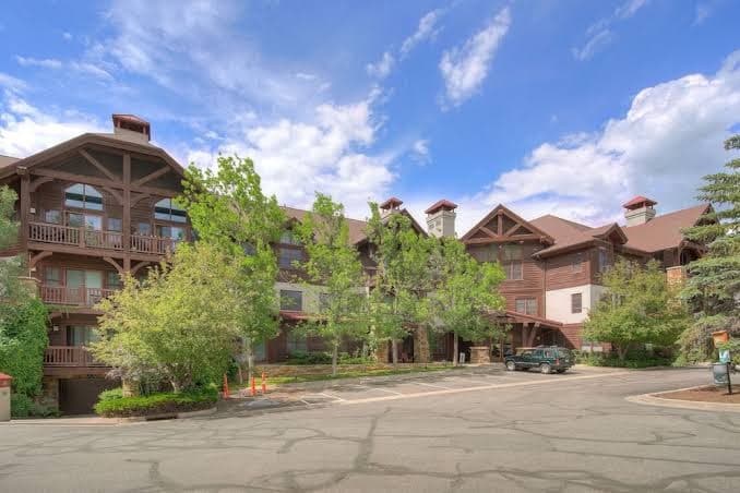 Lodge at Brookside, Hotel in Edwards