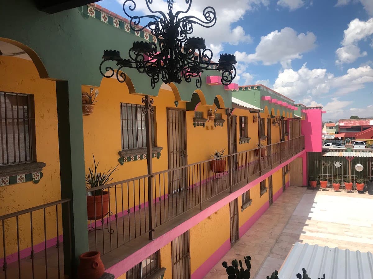 Guesthouse Del Pinar, Hotel in El Paso
