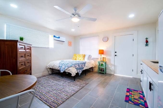 Stylish Charming Guesthouse in Central El Paso Edit, Guesthouse in Fort Bliss