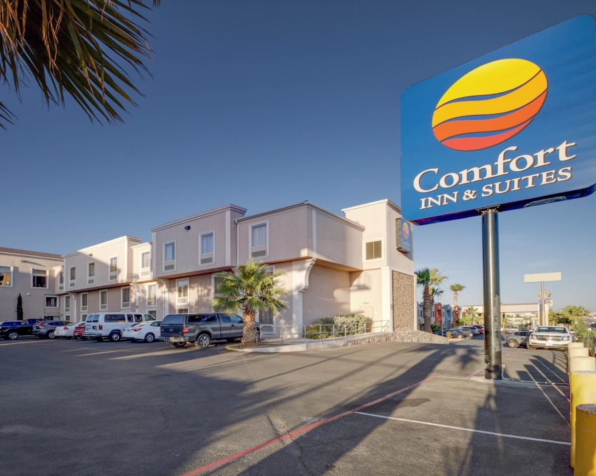 Comfort Inn & Suites El Paso I-10 Airport Area, Hotel in Fort Bliss