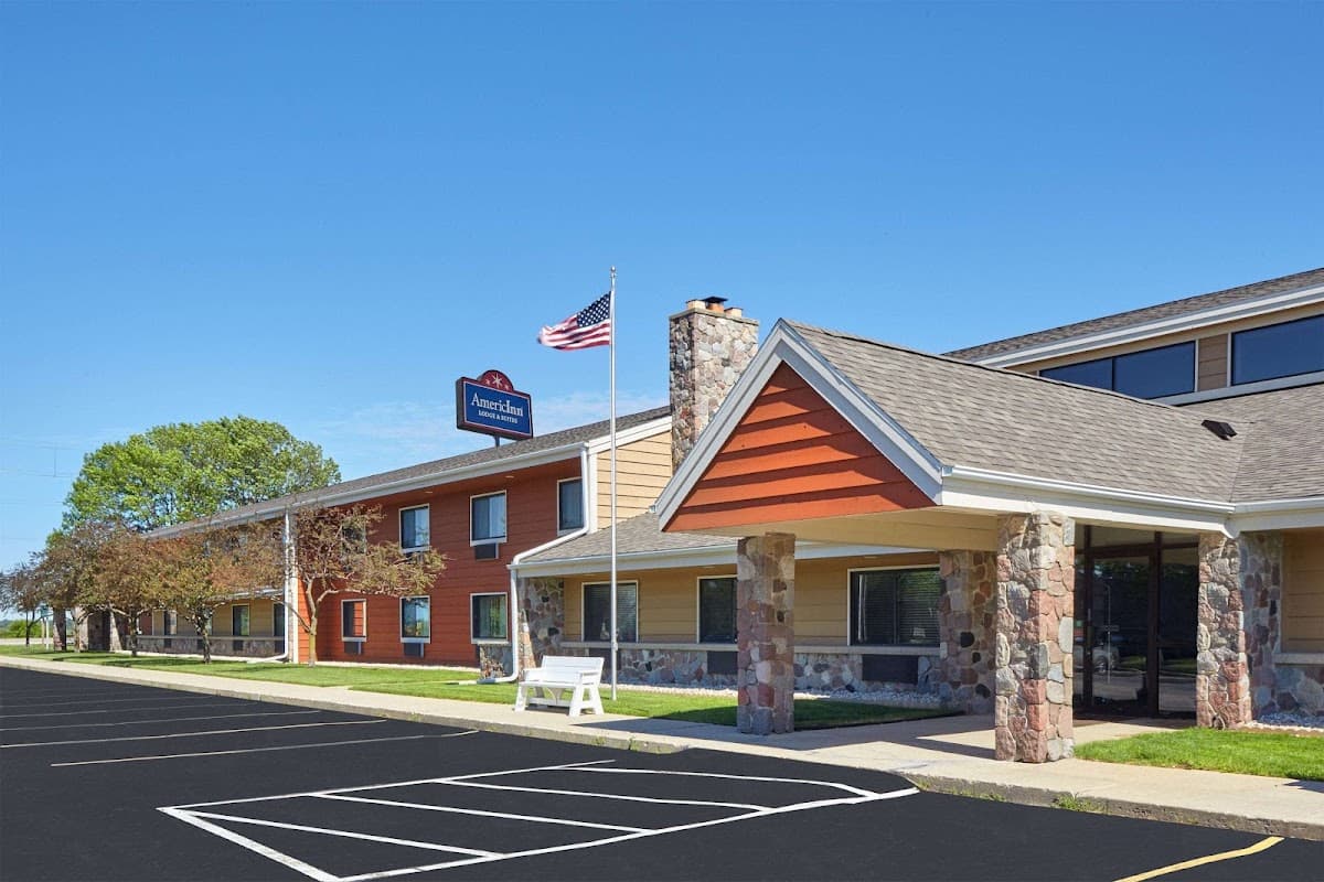 AmericInn by Wyndham Elkhorn Near Lake Geneva, Hotel in Elkhorn